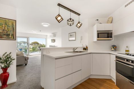 Photo of property in 6/270 Onewa Road, Birkenhead, Auckland, 0626