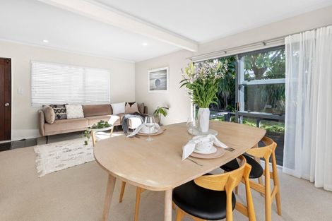 Photo of property in 2/260 Meola Road, Point Chevalier, Auckland, 1022