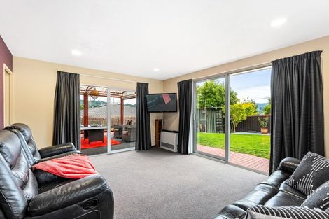 Photo of property in 17 Zeala Grove, Stokes Valley, Lower Hutt, 5019