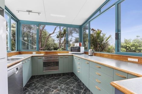 Photo of property in 114 Mountain Road, Henderson Valley, Auckland, 0612