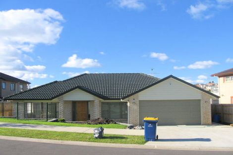 Photo of property in 5 Elkstone Place, Henderson, Auckland, 0612