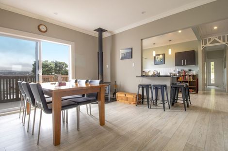 Photo of property in 6 Aranui Street, Maupuia, Wellington, 6022