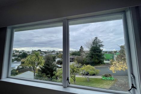 Photo of property in 70 Mountbatten Avenue, Hillcrest, Auckland, 0627