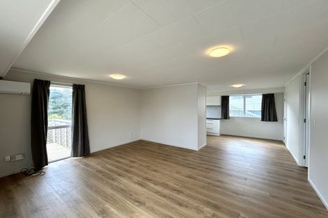 Photo of property in 2/127 Spinella Drive, Bayview, Auckland, 0629
