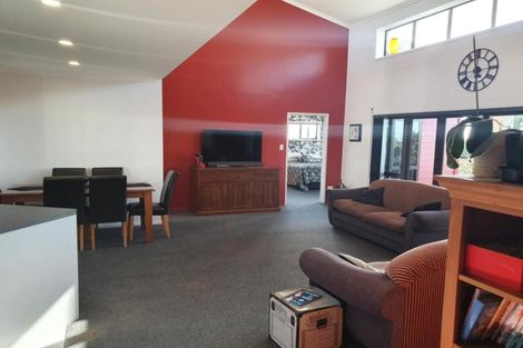 Photo of property in 1060 Carrington Road, Hurworth, New Plymouth, 4371