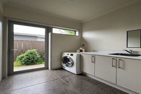 Photo of property in 18 Shalimar Place, Huntington, Hamilton, 3210