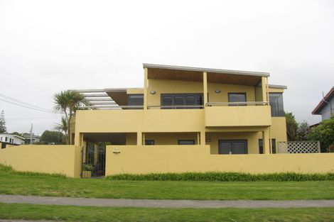 Photo of property in 36 Messenger Terrace, Oakura, 4314