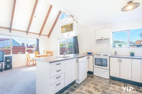 Photo of property in 27a Kingsbridge Place, Newlands, Wellington, 6037