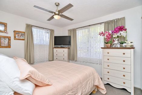 Photo of property in 28 Cowes Street, Avondale, Christchurch, 8061