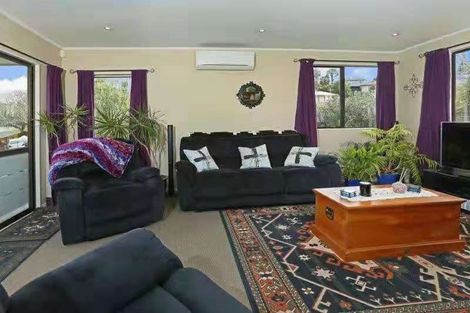 Photo of property in 20 Rehia Road, Massey, Auckland, 0614
