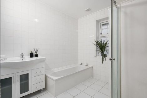 Photo of property in 5 Grass Street, Oriental Bay, Wellington, 6011
