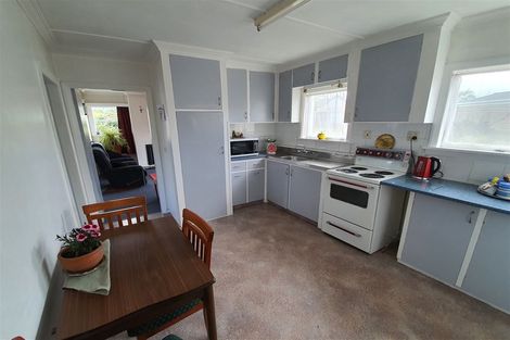 Photo of property in 37 Timaru Road, Waimate, 7924