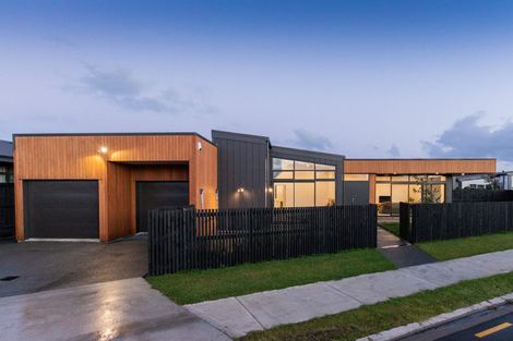 Photo of property in 2 Parachute Crescent, Papakura, 2110