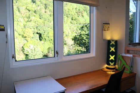 Photo of property in 46 Curtis Street, Northland, Wellington, 6012