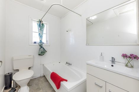 Photo of property in 1/31 Solveig Place, Randwick Park, Auckland, 2105