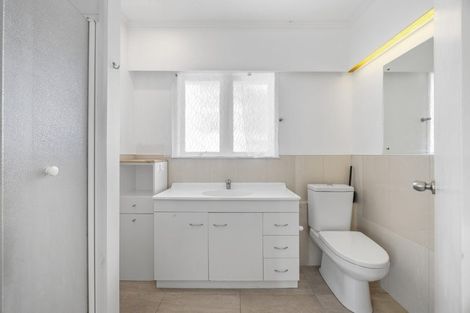 Photo of property in 4 Riverhills Avenue, Pakuranga Heights, Auckland, 2010