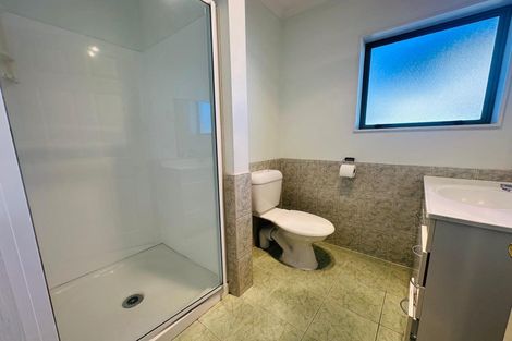 Photo of property in 18 Patts Avenue, Glendene, Auckland, 0602