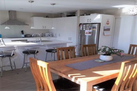 Photo of property in 8 Wattle Lane, Rangiora, 7400