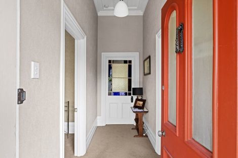 Photo of property in 4 Terrace Lane, Hospital Hill, Napier, 4110