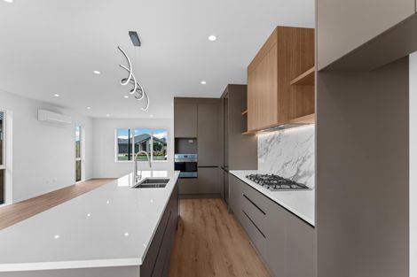 Photo of property in 33 Kaitiaki Drive, Clarks Beach, 2122