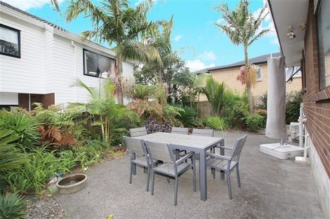 Photo of property in 103 Golf Road, New Lynn, Auckland, 0600