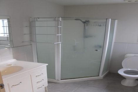 Photo of property in 6/22 Northcross Drive, Oteha, Auckland, 0632