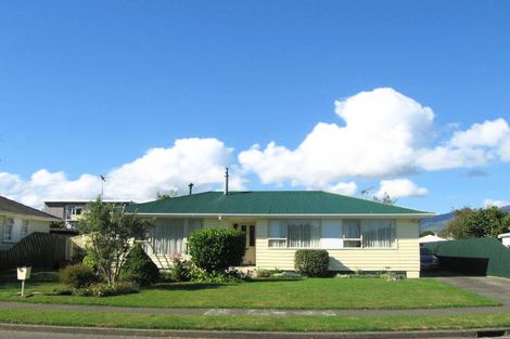 Photo of property in 16 Bonnie Glen Crescent, Ebdentown, Upper Hutt, 5018