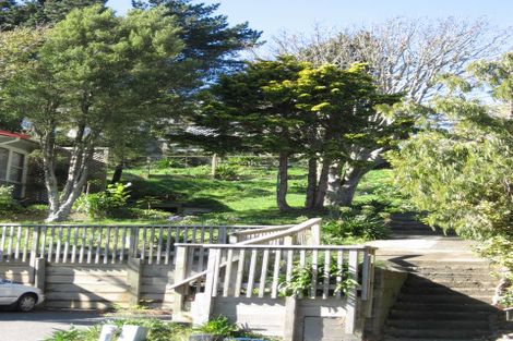 Photo of property in 188 Newlands Road, Newlands, Wellington, 6037