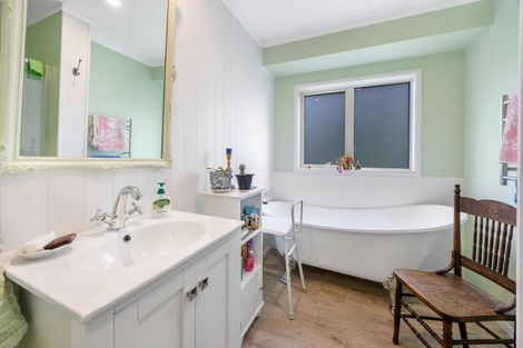 Photo of property in 1 Ataahua Place, Featherston, 5710