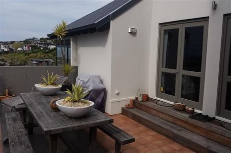 Photo of property in 20 Drayton Drive, Mount Pleasant, Christchurch, 8081