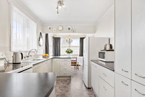 Photo of property in 15 Sunrise Avenue, Owhata, Rotorua, 3010