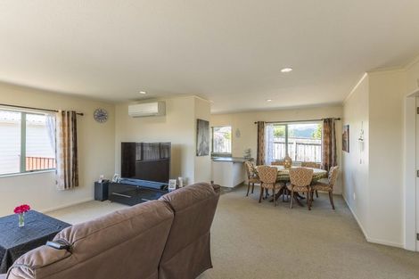 Photo of property in 33 Rosewood Place, Paraparaumu, 5032