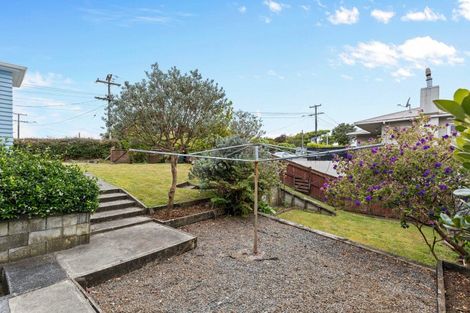 Photo of property in 13 York Crescent, Westown, New Plymouth, 4310