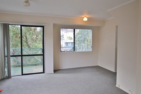 Photo of property in 23/24 Beswick Place, Birkdale, Auckland, 0626
