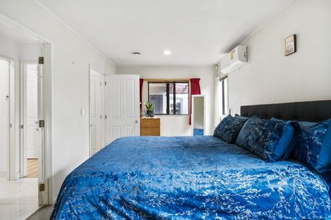 Photo of property in 10/17 Neta Grove, Henderson, Auckland, 0612