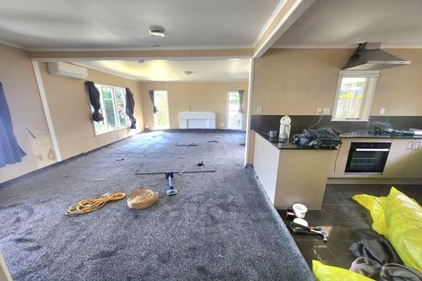 Photo of property in 27 Glenfern Road, Mellons Bay, Auckland, 2014