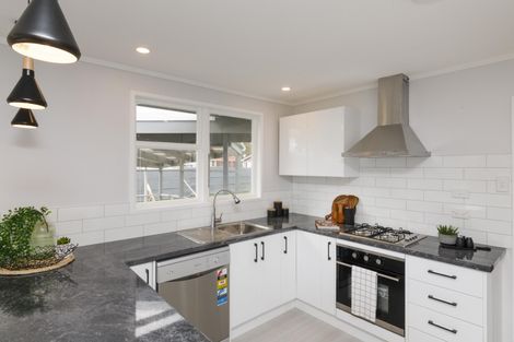 Photo of property in 42 Robinson Crescent, Westbrook, Palmerston North, 4412