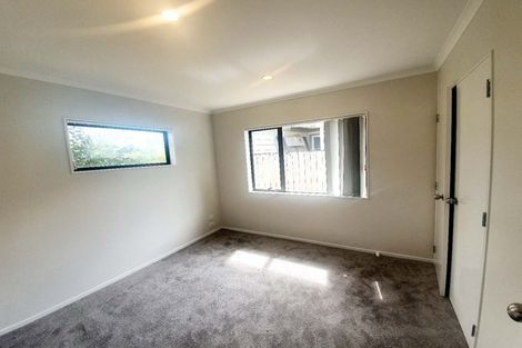 Photo of property in 2 Hamblyn Place, Ranui, Auckland, 0612