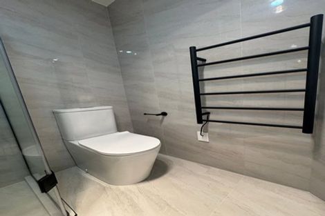 Photo of property in 44 Challen Close, Conifer Grove, Takanini, 2112