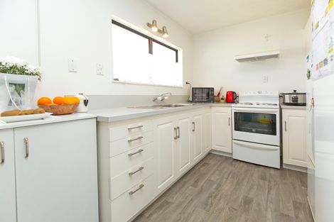 Photo of property in 19a Brixton Road, Manly, Whangaparaoa, 0930