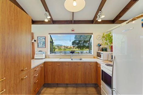 Photo of property in 8 Pio Pio Place, Waikanae Beach, Waikanae, 5036