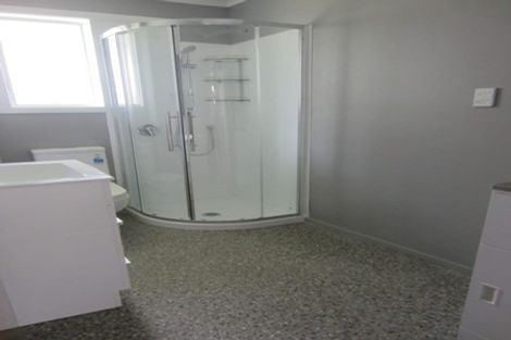 Photo of property in 2/246 Main Road, Tawa, Wellington, 5028