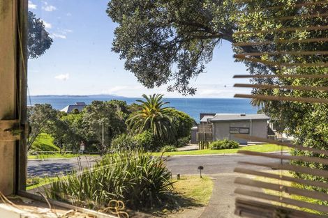 Photo of property in 18 Glenelg Road, Red Beach, 0932