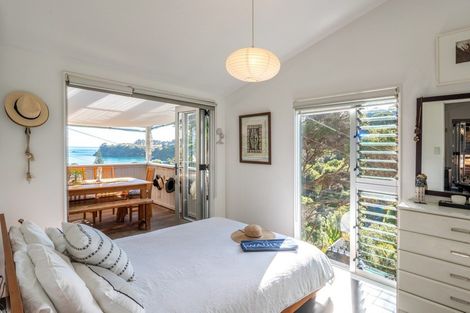 Photo of property in 33 Miro Road, Palm Beach, Waiheke Island, 1081