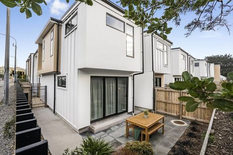 Photo of property in 16/10 Pascoe Avenue, Paremata, Porirua, 5026