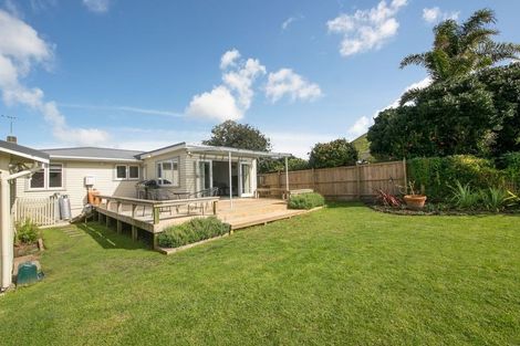 Photo of property in 17 Putini Road, Mangere Bridge, Auckland, 2022
