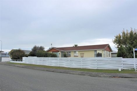 Photo of property in 74 Forfar Crescent, Rockdale, Invercargill, 9812
