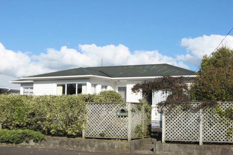 Photo of property in 6 Karaka Street, Merrilands, New Plymouth, 4312