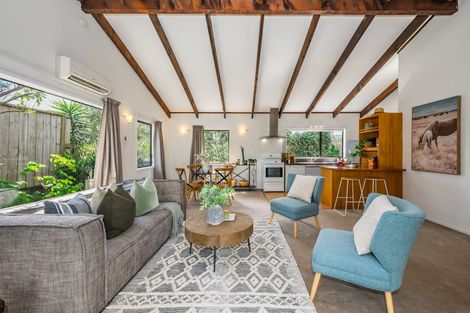 Photo of property in 24 Island View Terrace, Waikanae Beach, Waikanae, 5036