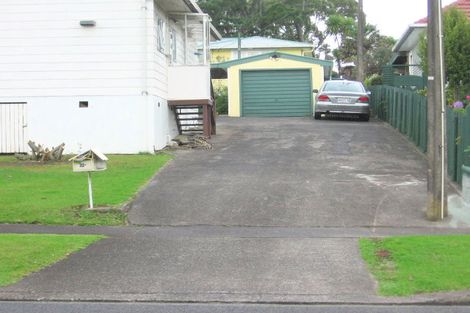 Photo of property in 2/32 Kamara Road, Glen Eden, Auckland, 0602